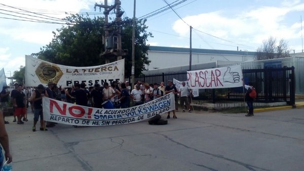 Trabajadores de Córdoba reclamaron contra despidos sin causa