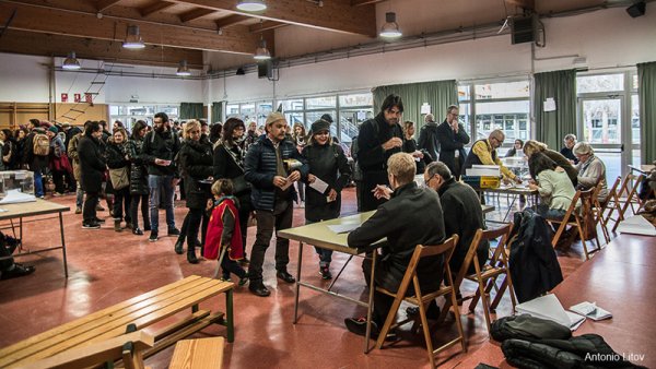 Gran afluencia de votantes en las elecciones catalanas