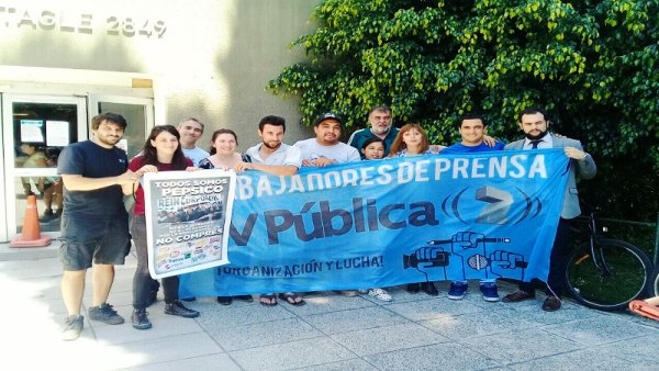 TV Pública: trabajadores de prensa entregaron cajas navideñas a Pepsico en lucha