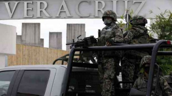 Avanza militarización: Ejército y Gendarmería patrullarán Xalapa