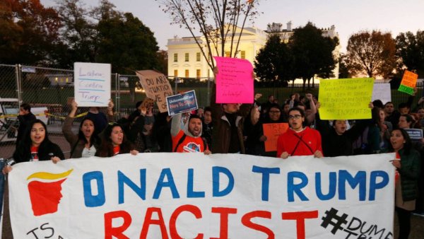 Se multiplican protestas contra Trump por comentarios racistas 