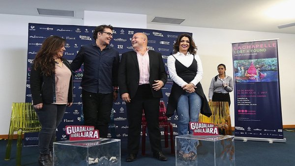 Alfaro derrocha recursos en su imagen para candidatearse