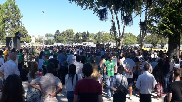 INTI: cientos de trabajadores en asamblea deciden continuar las medidas de lucha