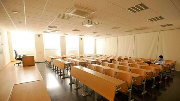 No hi a cap altra manera: universitat gratuïta i pública o de les empreses