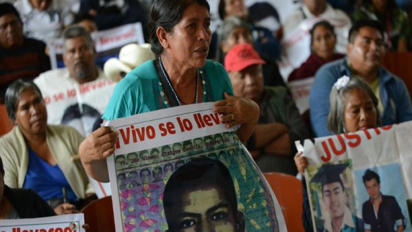 Guillermo del Toro estrena documental sobre Ayotzinapa en Feria de Cine en Guadalajara