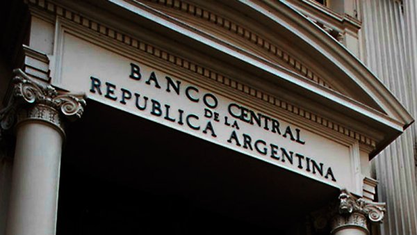 Con una nueva intervención del Central el dólar cerró a $20,45	