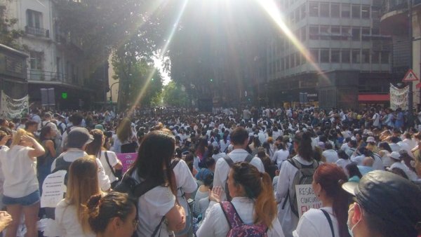 No alcanza la propuesta de Quirós: sigue el conflicto de residentes y concurrentes