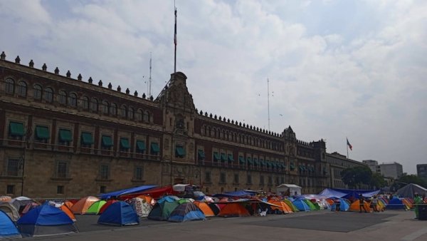 AMLO ignora a maestrxs de Guerrero