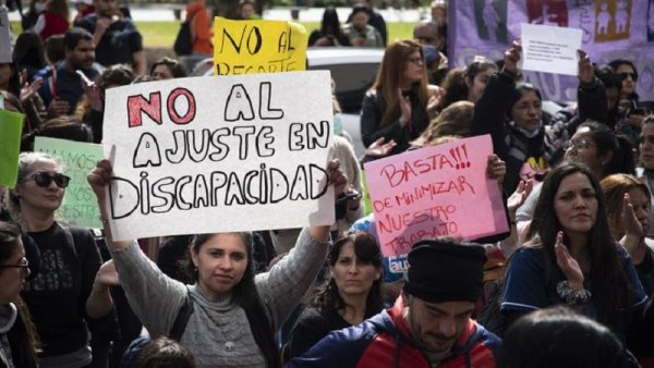 Ajuste en discapacidad: "El Estado ve a nuestros hijos como una carga social"