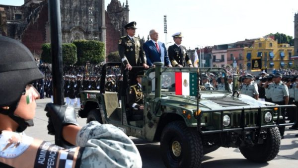 Desfila la Guardia Nacional ahora como parte de la SEDENA