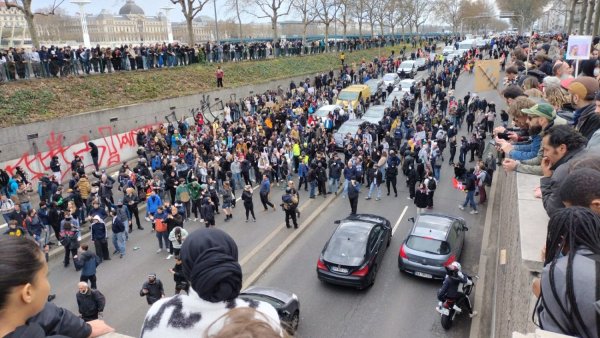 Crece la bronca y se radicalizan los métodos de lucha en Francia