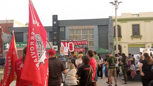 Acto en rechazo a las reformas del gobierno