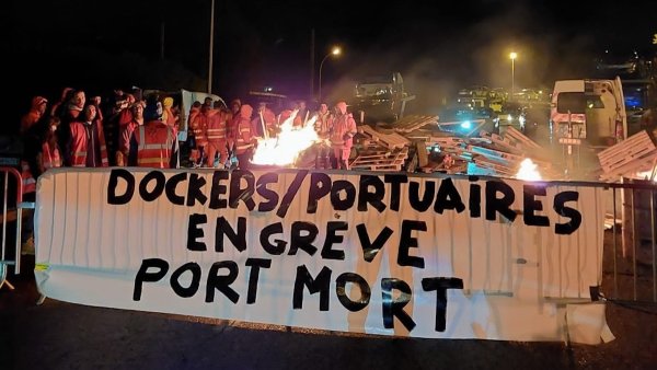 Siguen bloqueados los principales puertos de Francia contra la reforma de las pensiones