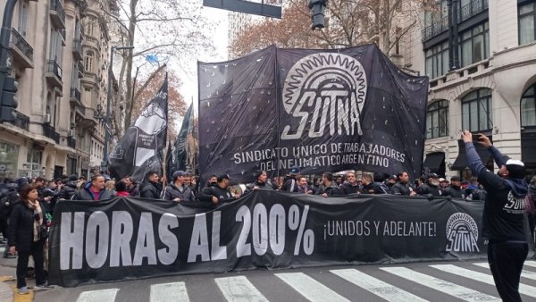 Neumático: sigue el paro general, lunes todos a la marcha al Ministerio 