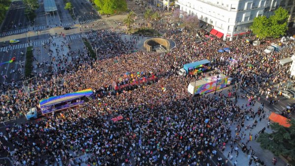 Una multitud se movilizó en la 31° marcha del orgullo 