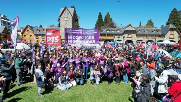 Pan y Rosas en la movilización del 36° Encuentro de Mujeres y la Diversidad Sexual