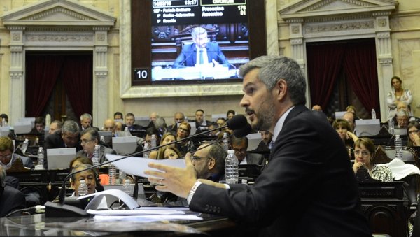 Marcos Peña ratificó “absolutamente” a Luis Caputo como ministro de Finanzas