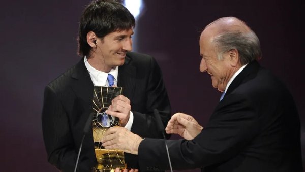 Hace 13 años Messi recibía su primer premio a 'Mejor Jugador Mundial' de la FIFA