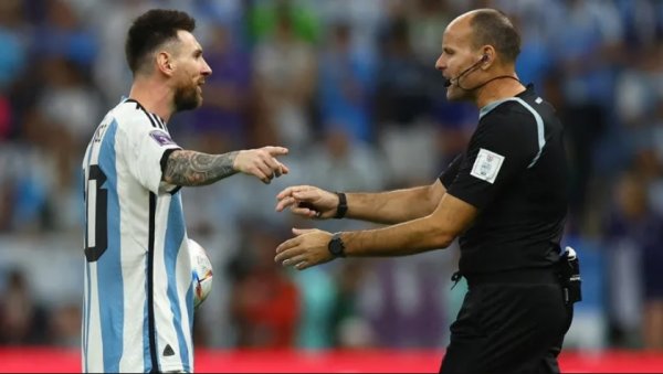 Messi durísimo contra Mateu Lahoz: "La FIFA no puede poner un árbitro así en cuartos de final"