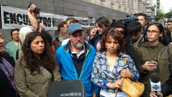 Santiago Maldonado murió asfixiado por “sumersión” y por “hipotermia” según la pericia oficial