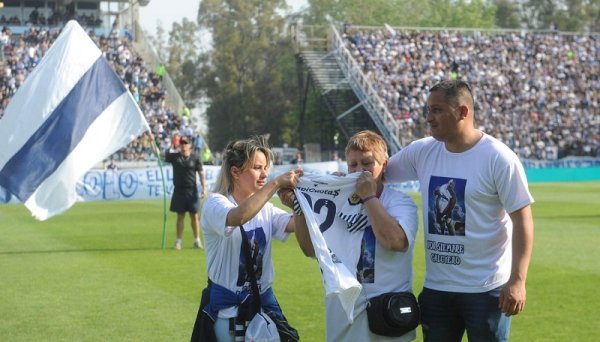 La familia de Lolo Regueiro recoge testimonios de víctimas de la represión en Gimnasia