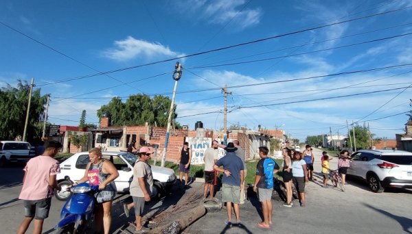 Berisso: Vecinos de Villa Argüello reclaman por la falta de agua