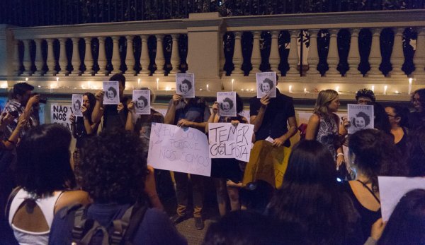 FOTOGALERÍA - Concentración en repudio al asesinato de Marielle en Santiago