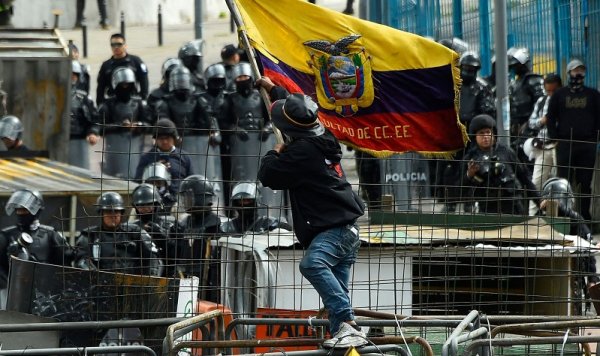 Ecuador: Guillermo Lasso anuncia recorte de combustible de 10 centavos y continúan las protestas 