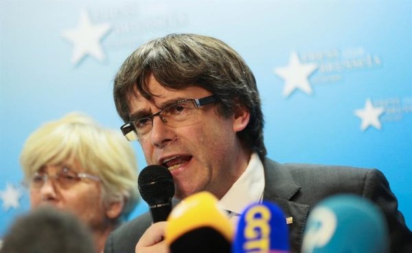 Puigdemont y los cuatro consejeros cesados declararán el 17 de noviembre en Bruselas