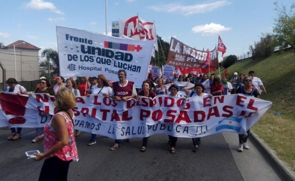 [Video] Trabajadores despedidos del Hospital Posadas protestaron en Acceso Oeste