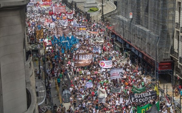 ¿Cómo enfrentar las contrarreformas y los ataques a la educación pública?