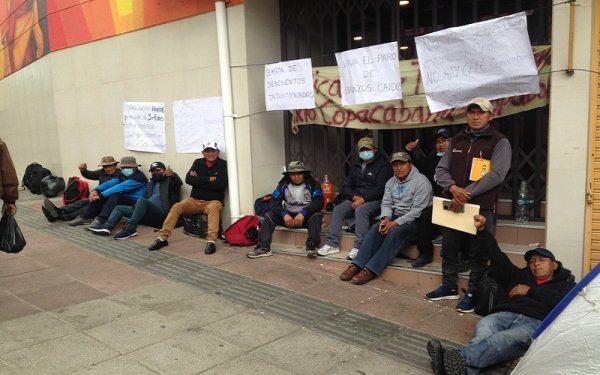 ¡Viva la lucha de las y los trabajadores de Café y Pollos Copacabana! ¡Basta de abusos patronales!