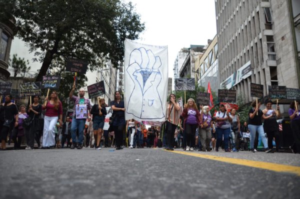 La Facultad de Artes aprobó proyecto en apoyo a la lucha de docentes y de las trabajadoras del PAICOR