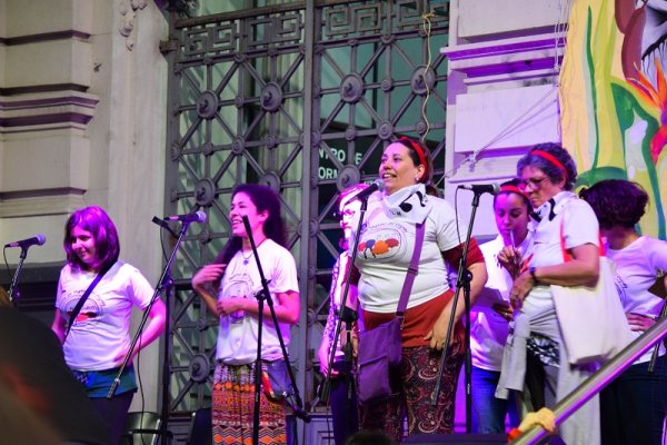 Cientos de participantes en el primer Encuentro de Mujeres del Uruguay