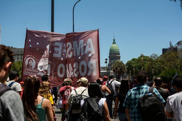 Rosario: Miles de docentes y trabajadores en las calles contra la reforma previsional