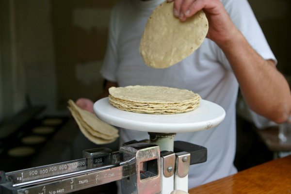 El tortillazo, nuevo golpe contra la economía familiar