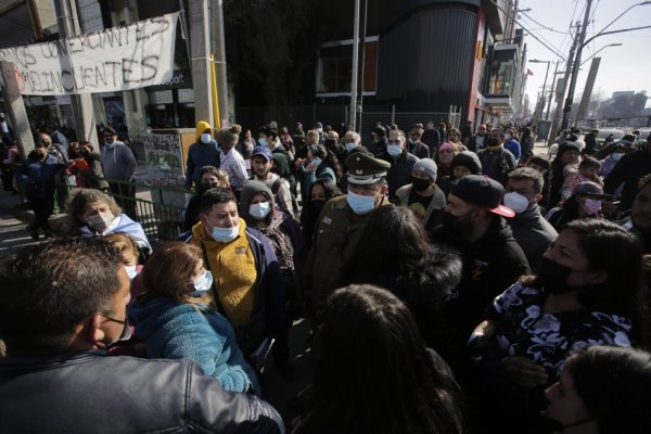 Vendedores ambulantes protestan contra las medidas del Alcalde Vodanovic del Frente Amplio