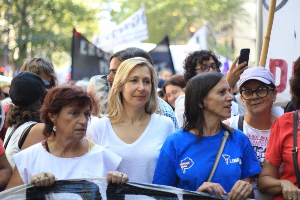 Bregman en Plaza de Mayo: "Seguimos exigiendo la apertura de todos los archivos de la dictadura"