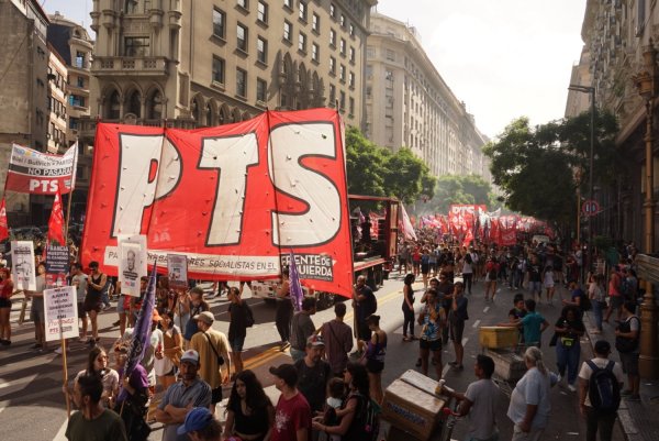 [Fotogalería] Combativa columna del PTS-Frente de Izquierda 