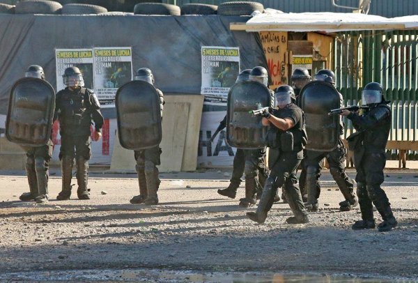 Comunidades mapuches se solidarizan con los trabajadores de MAM y el diputado Raúl Godoy