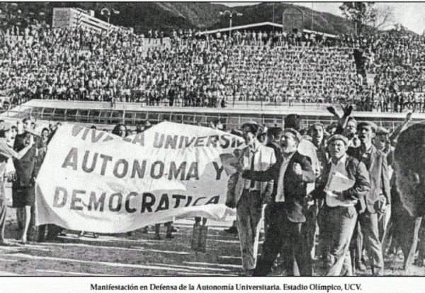 La huelga estudiantil del 21-N de 1957: “No continuismo. Elecciones libres. Muera Pérez Jiménez”