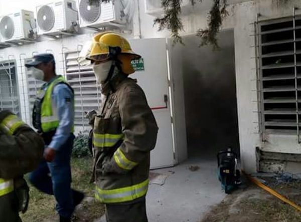 [URGENTE] Incendio en el Departamento de Tecnología de la Universidad del Comahue