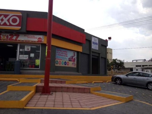 Elementos de seguridad privada atacan a empleado de Oxxo por ser homosexual