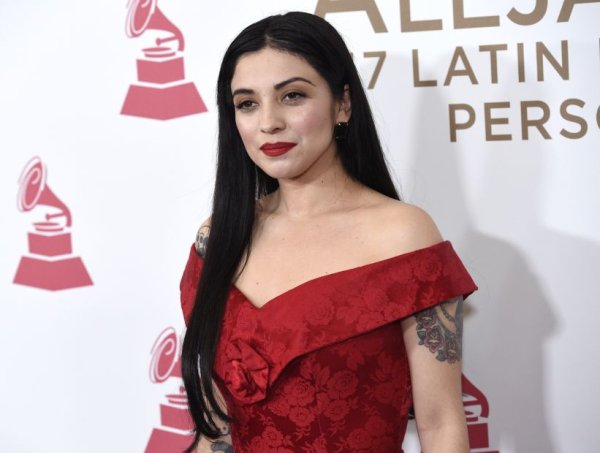 Mon Laferte gana su primer Grammy Latino en categoría Mejor canción alternativa