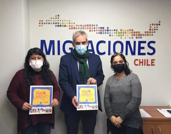 Entregan propuestas sobre niñez migrante a director de Migraciones