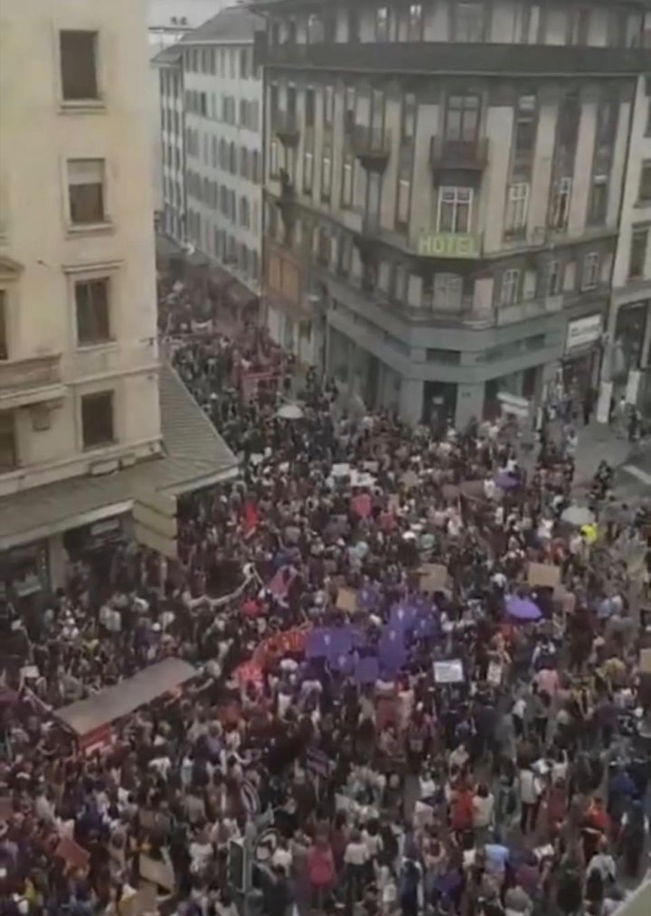 Ginebra, Suiza: "solidaridad con las mujeres del mundo..."