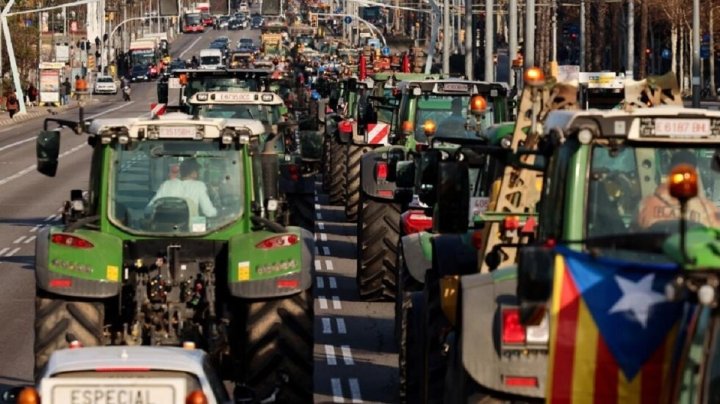 Agricultores bloquean autopistas, como en gran parte de Europa -Barcelona 7 de febrero 2024-