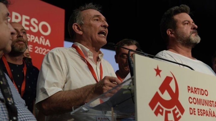 El reelegido secretario general del PCE, Enrique Santiago, interviene durante el XXI Congreso del Partido Comunista de España. PCE