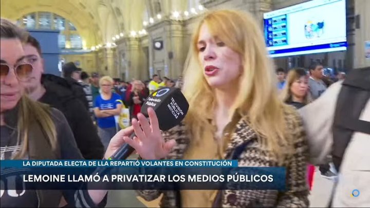 Lilia Lemoine amenazó a una trabajadora de la TV Pública que la entrevistaba en Constitución | captura TV Pública