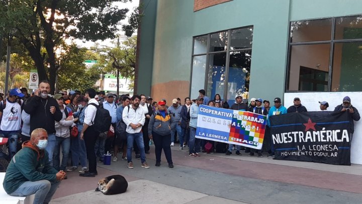 Puerta de la Casa de las Culturas donde se desarrolla la primer audiencia